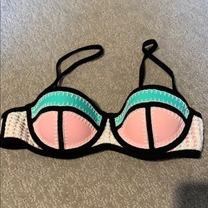 TRIANGL PINK CROCHET BIKINI TOP